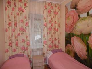 Мини-отель Bon-Appart on Bolshaya Morskaya 31  Санкт-Петербург Двухместный номер с 2 отдельными кроватями и собственной внешней ванной комнатой - «4»-5