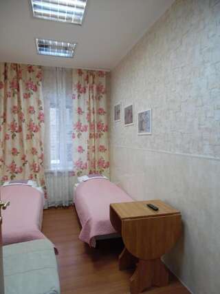 Мини-отель Bon-Appart on Bolshaya Morskaya 31  Санкт-Петербург Двухместный номер с 2 отдельными кроватями и собственной внешней ванной комнатой - 3-11